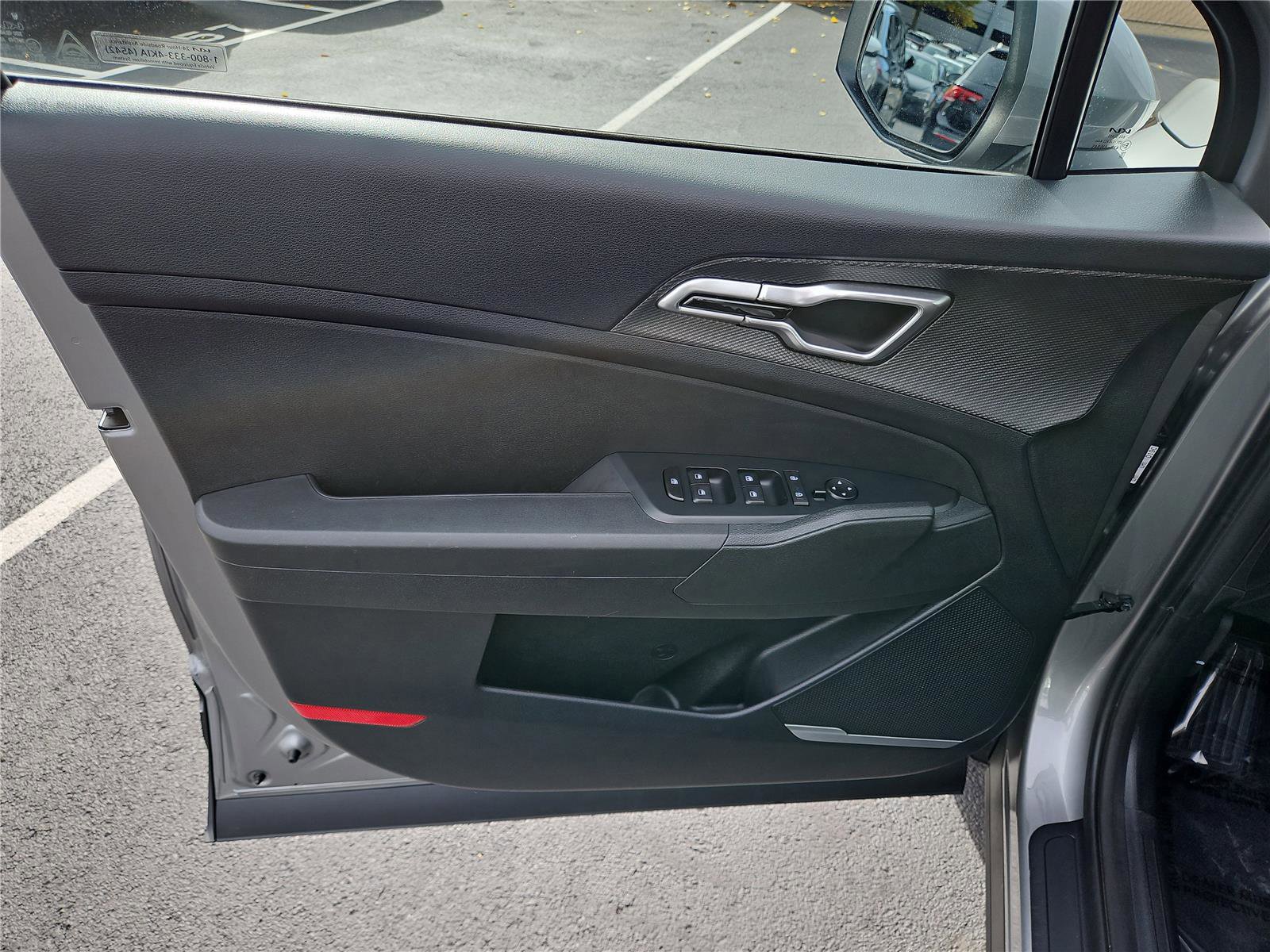 Certified 2025 Kia Sportage LX image 13