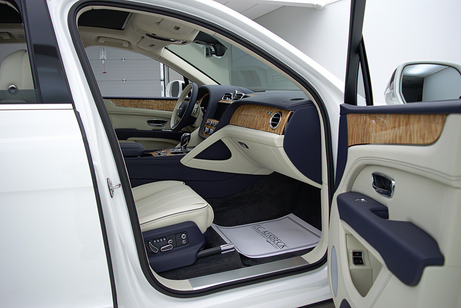 Certified 2023 Bentley Bentayga AWD/4WD image 45