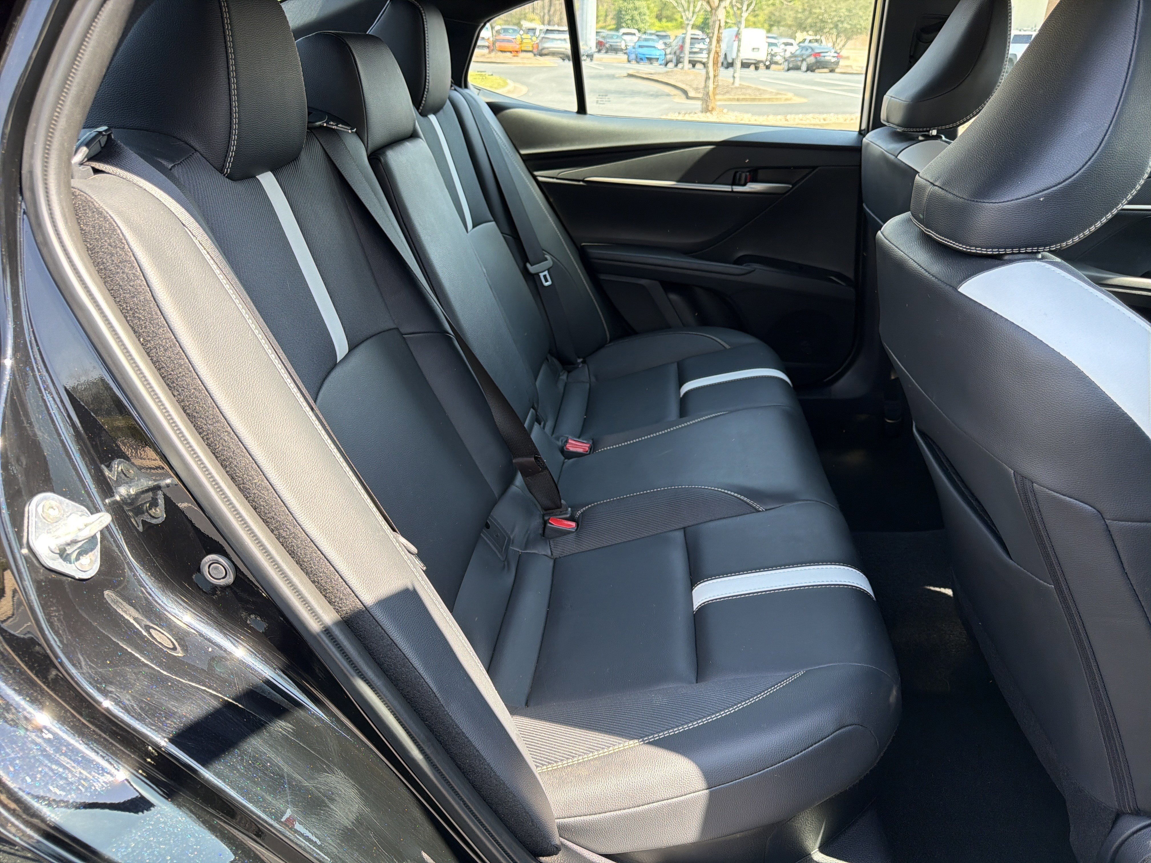 Used 2025 Toyota Camry SE image 15