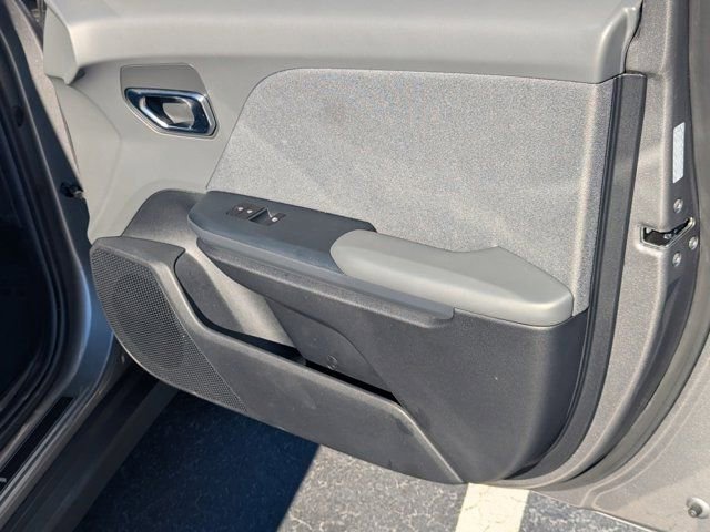 Used 2025 Kia K4 EX image 13