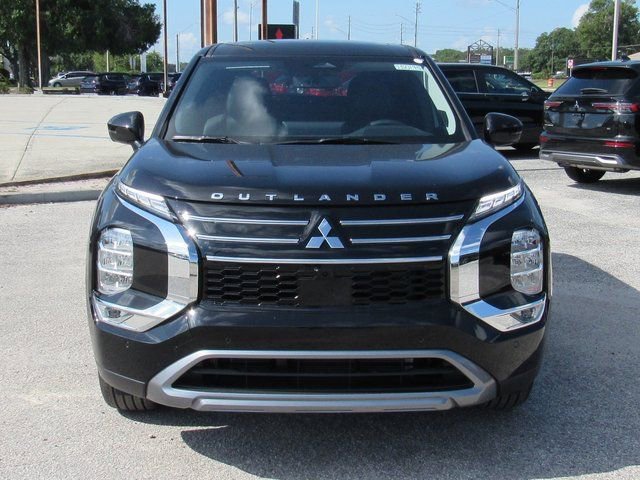New 2025 Mitsubishi Outlander SE image 7
