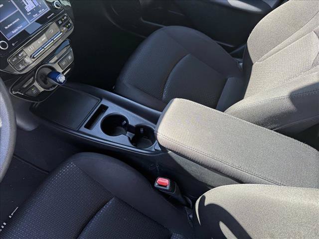 Used 2022 Toyota Prius LE FWD image 11