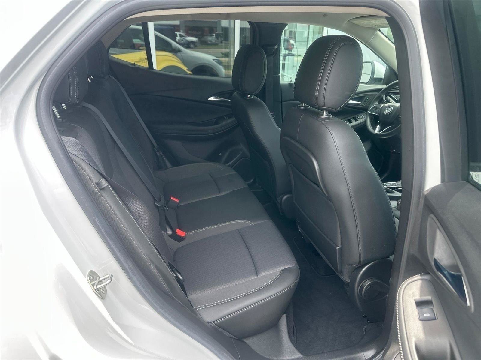 Used 2022 Buick Encore GX Preferred w/ Cold Weather Comfort Package FWD image 11