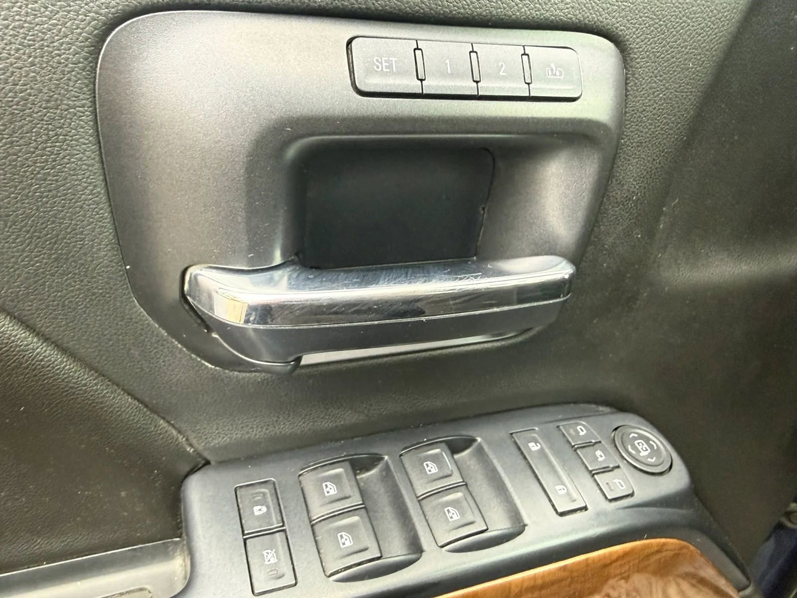 Used 2015 Chevrolet Silverado 1500 LTZ w/ LTZ Plus Package AWD/4WD image 13