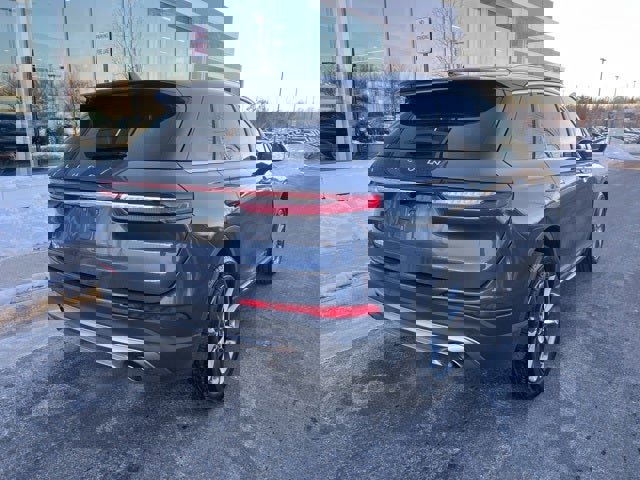 Used 2022 Lincoln Corsair AWD w/ Premium Package image 8