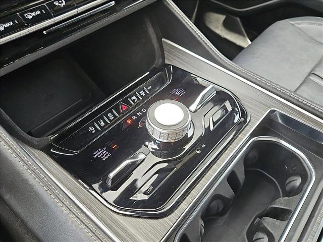 Used 2023 Jeep Wagoneer Series III w/ Preferred Equipment Group AWD/4WD image 12