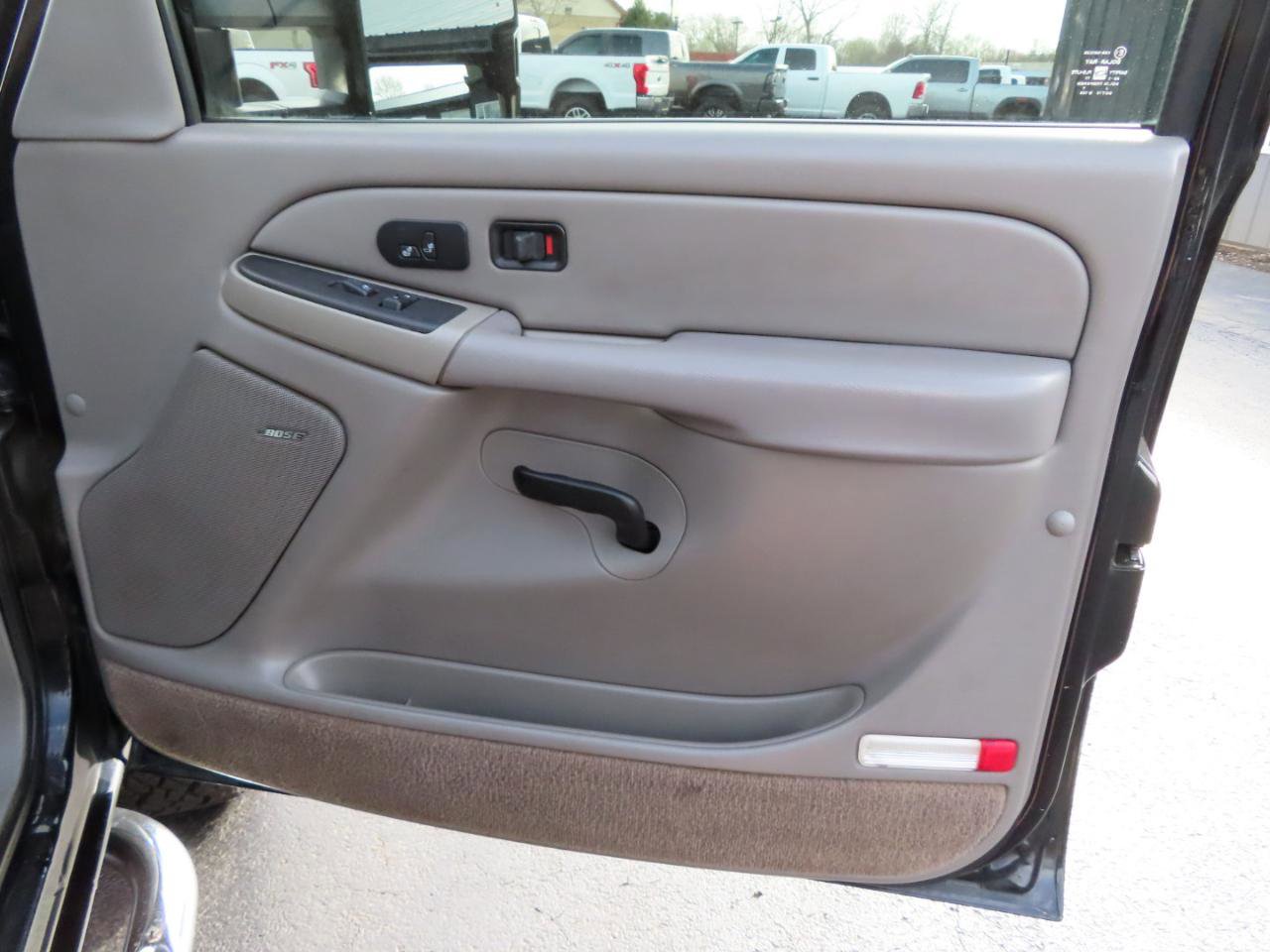 Used 2005 Chevrolet Silverado 2500 LT w/ Heavy-Duty Power Package image 46