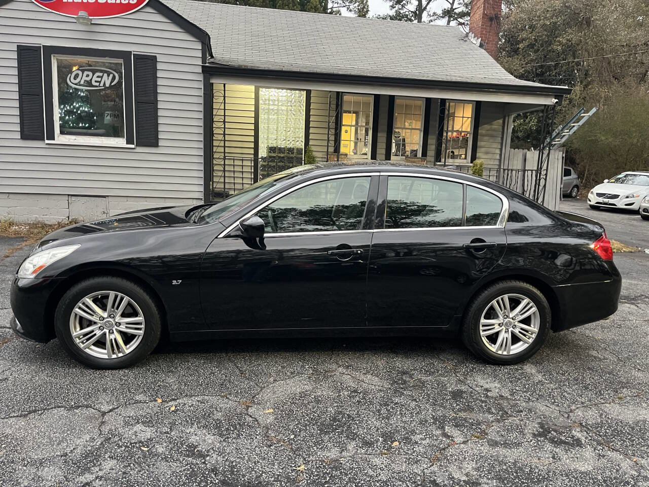 Used 2015 INFINITI Q40 AWD w/ Navigation Package image 7