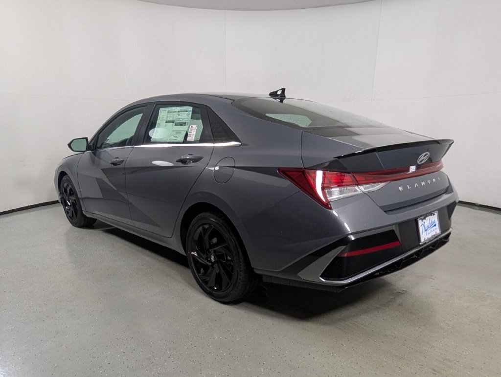 New 2026 Hyundai Elantra SEL Sport Premium FWD image 5