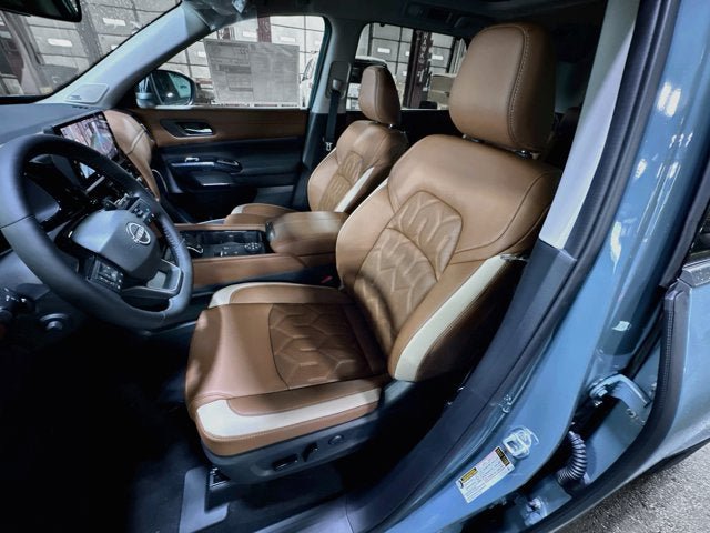 New 2026 Nissan Pathfinder Platinum AWD/4WD image 17