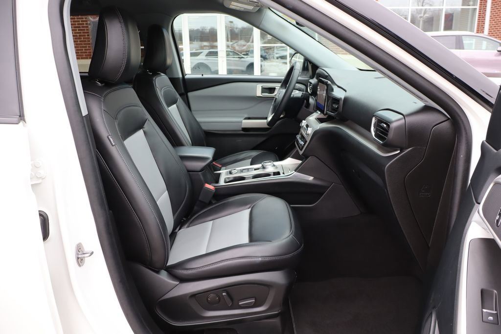 Used 2023 Ford Explorer XLT w/ Equipment Group 202A image 45