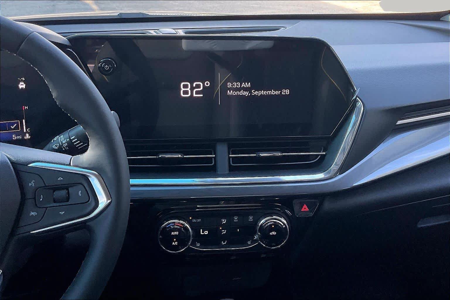 New 2026 Chevrolet Trax ACTIV w/ Driver Confidence Package FWD image 6
