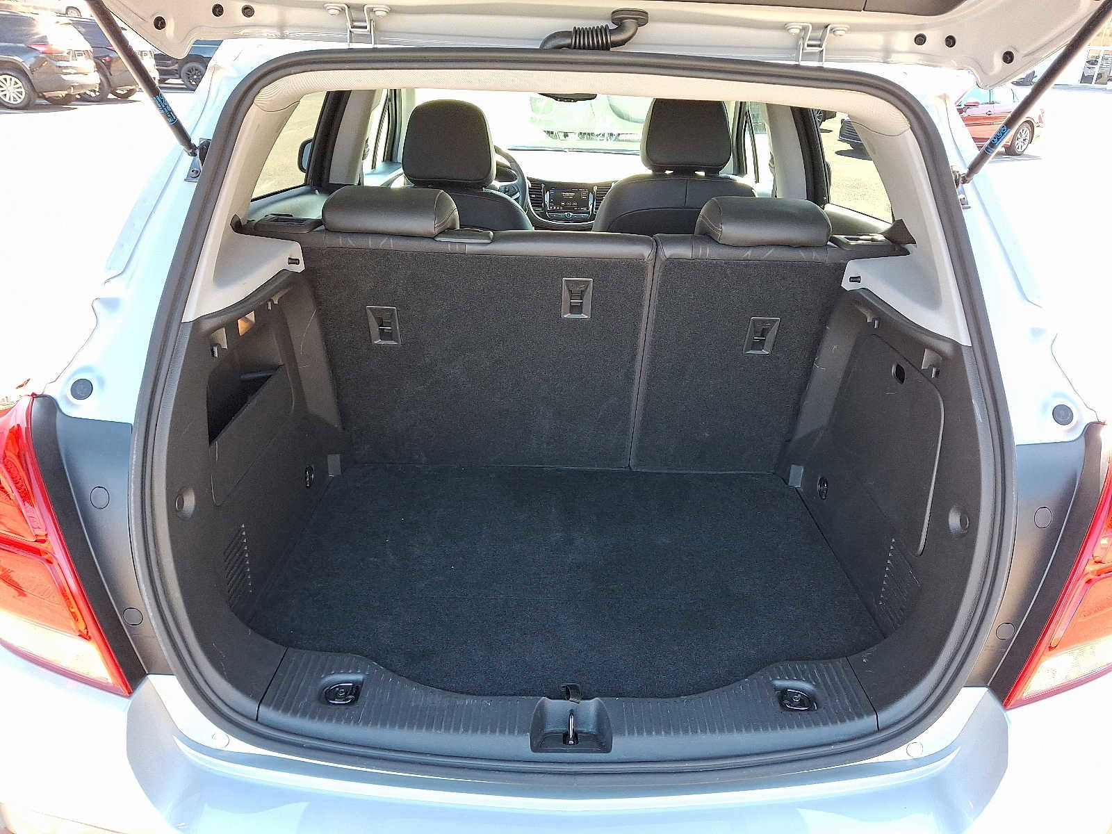 Used 2022 Chevrolet Trax LT w/ LT Convenience Package image 28