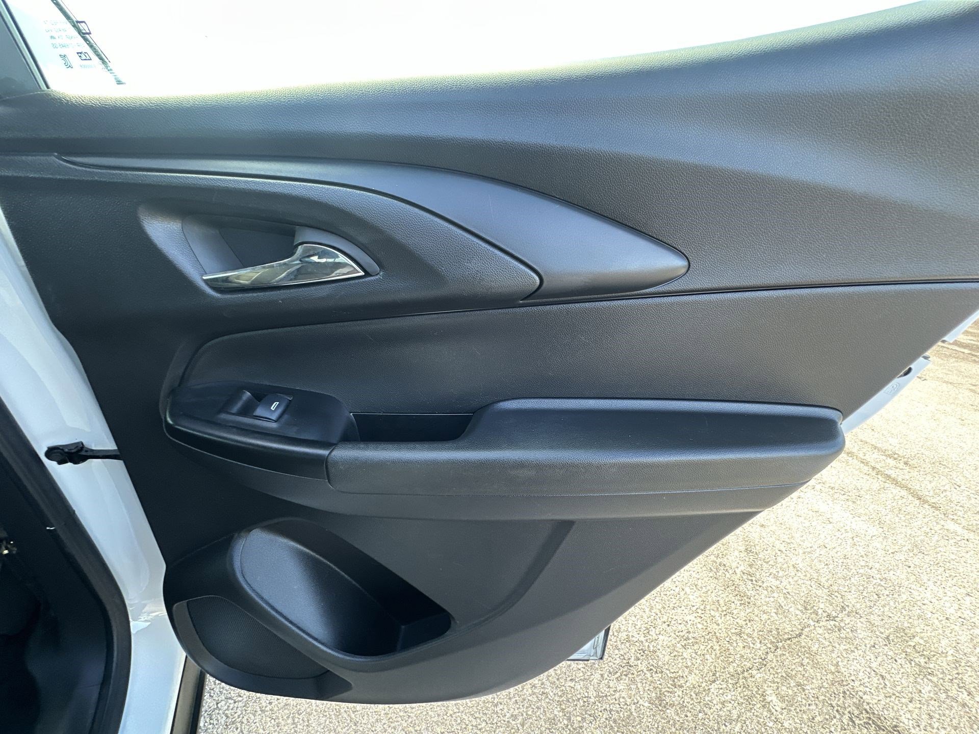 Used 2023 Chevrolet TrailBlazer LS image 32