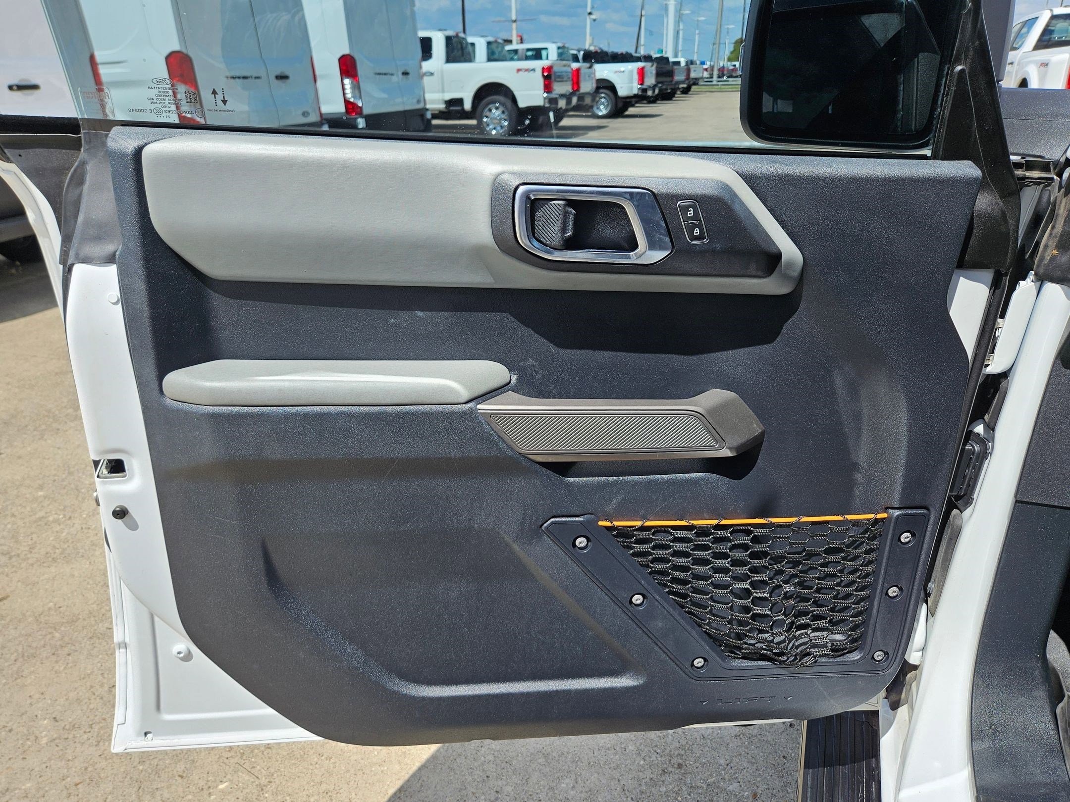 Used 2021 Ford Bronco Badlands image 12