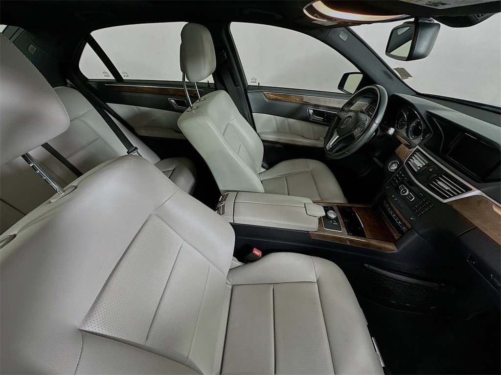 Used 2013 Mercedes-Benz E 350 Sedan image 28