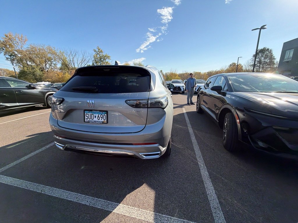 Used 2024 Buick Envision Avenir AWD/4WD image 28