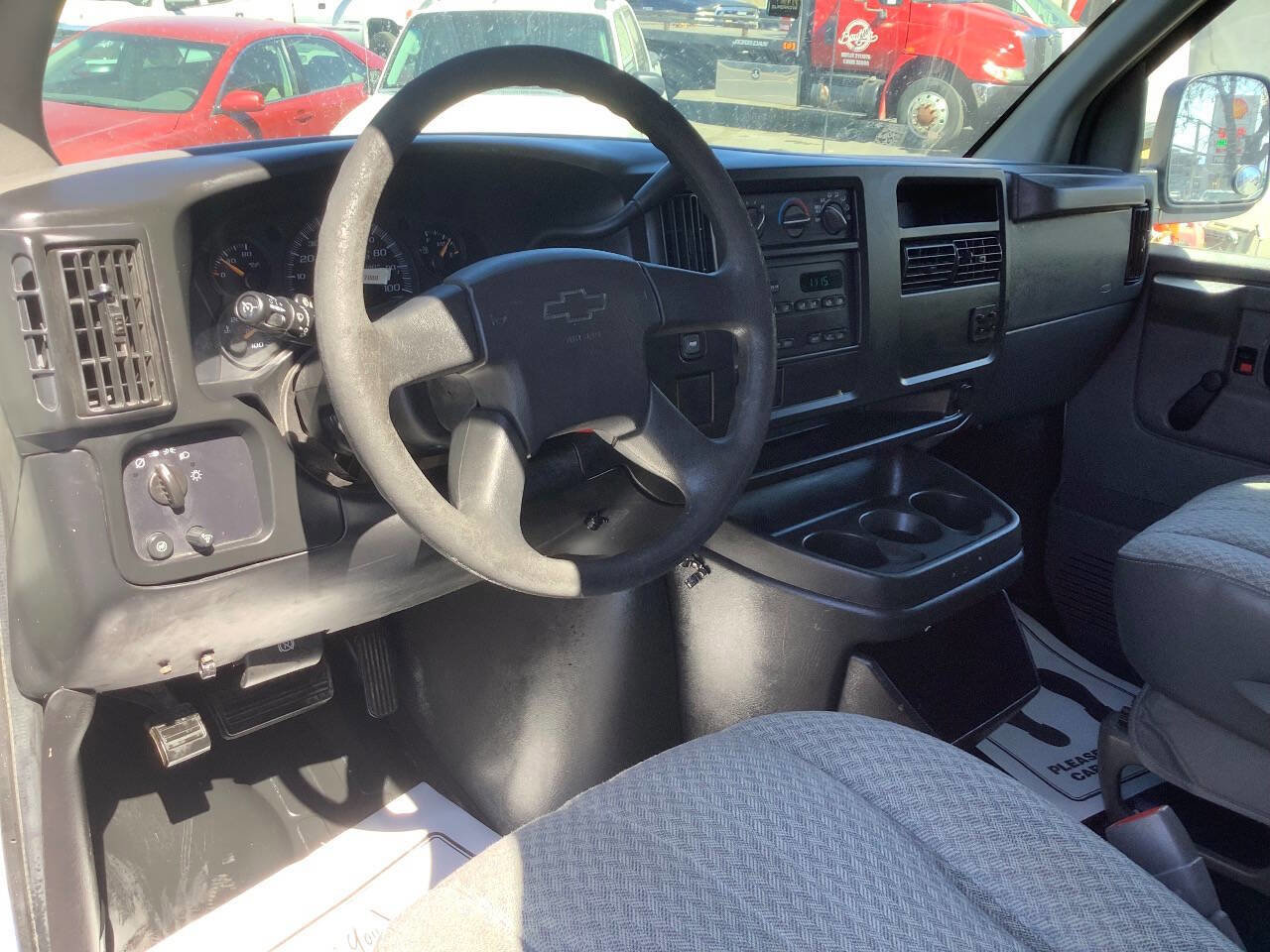 Used 2003 Chevrolet Express 1500 image 31