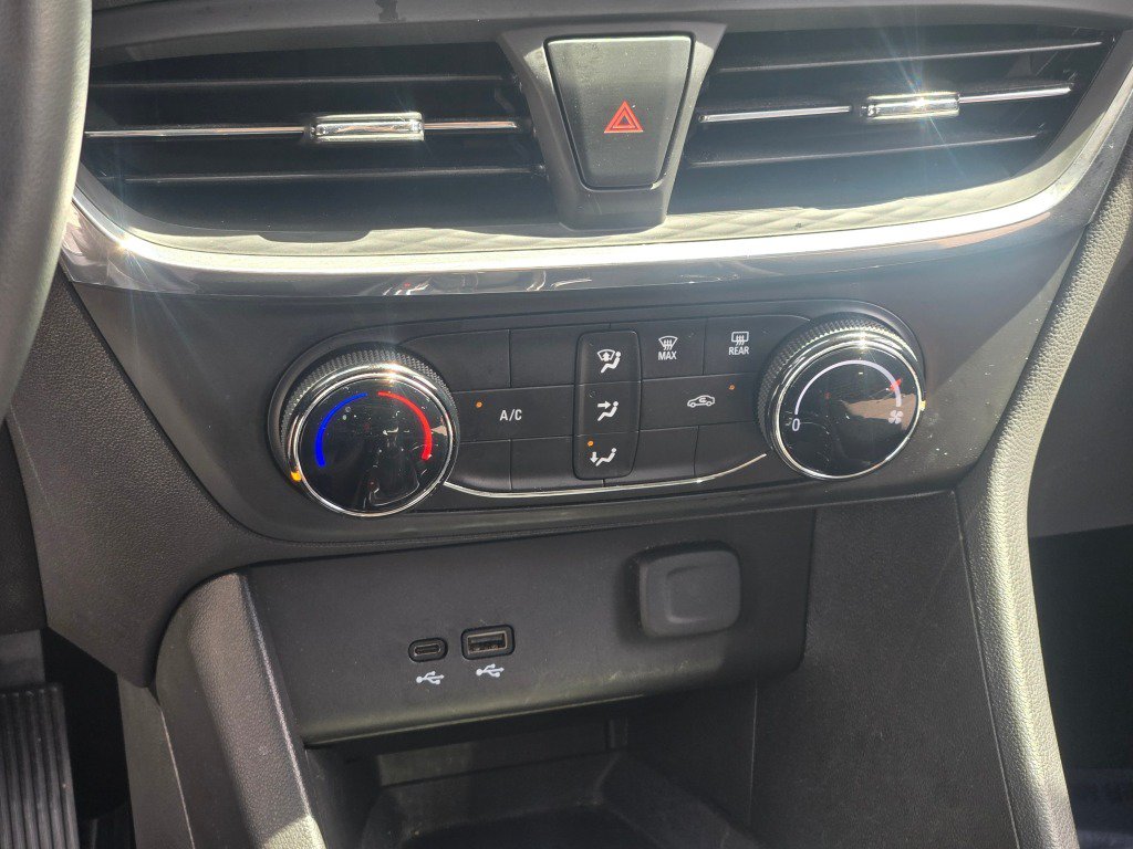 Used 2025 Buick Encore GX Preferred FWD image 26