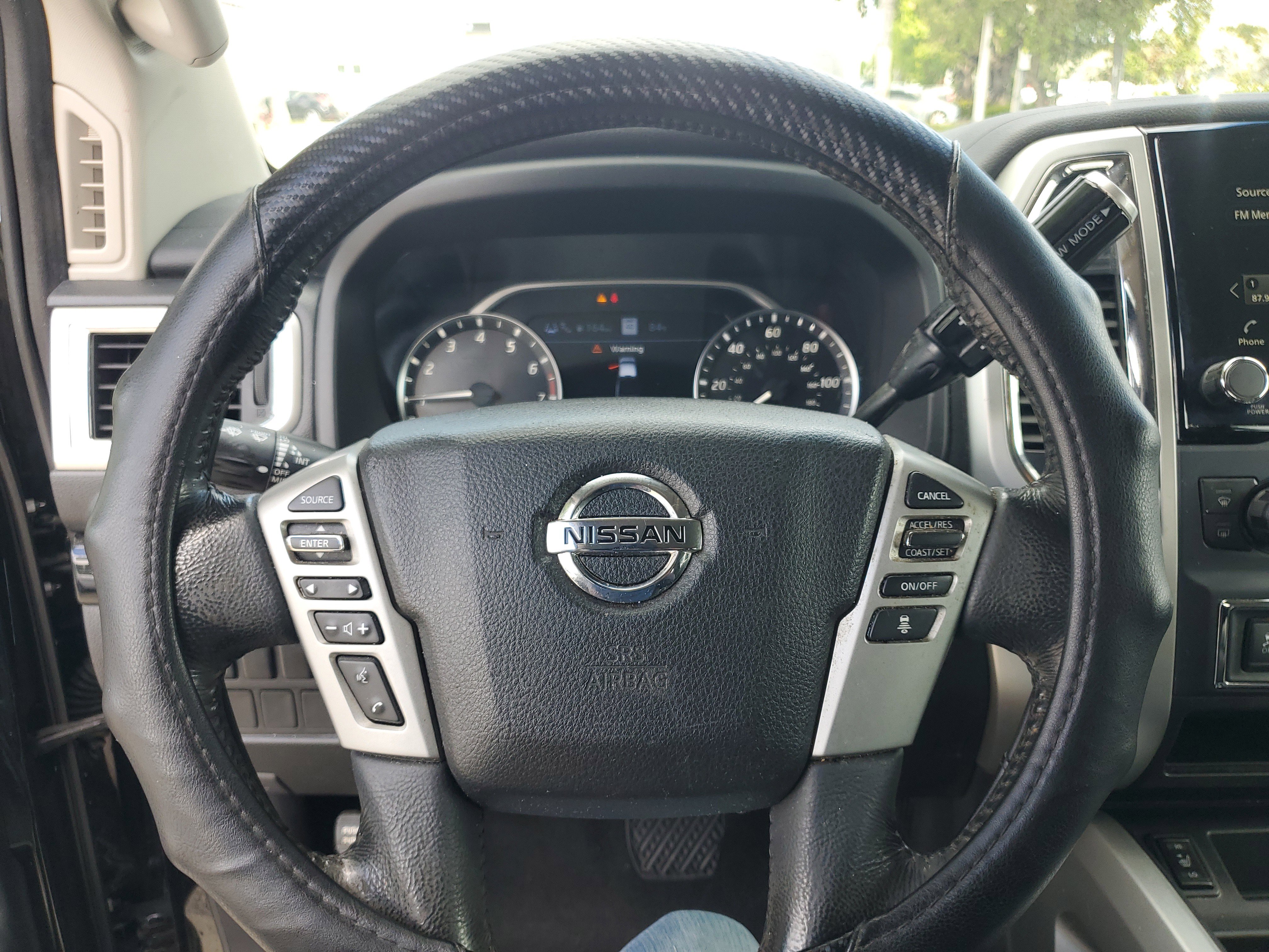 Used 2021 Nissan Titan SV w/ SV Convenience Package RWD image 18
