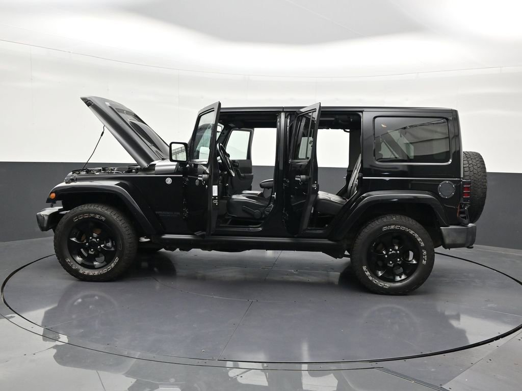 Used 2015 Jeep Wrangler Unlimited Sahara AWD/4WD image 33