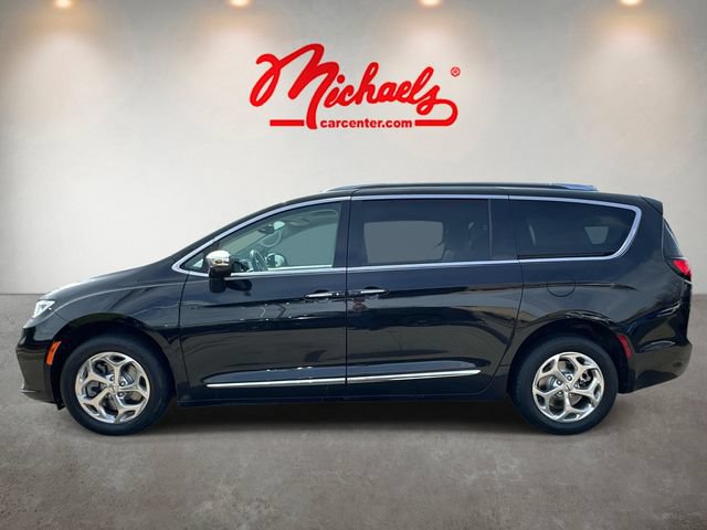 Used 2021 Chrysler Pacifica Limited AWD/4WD image 5