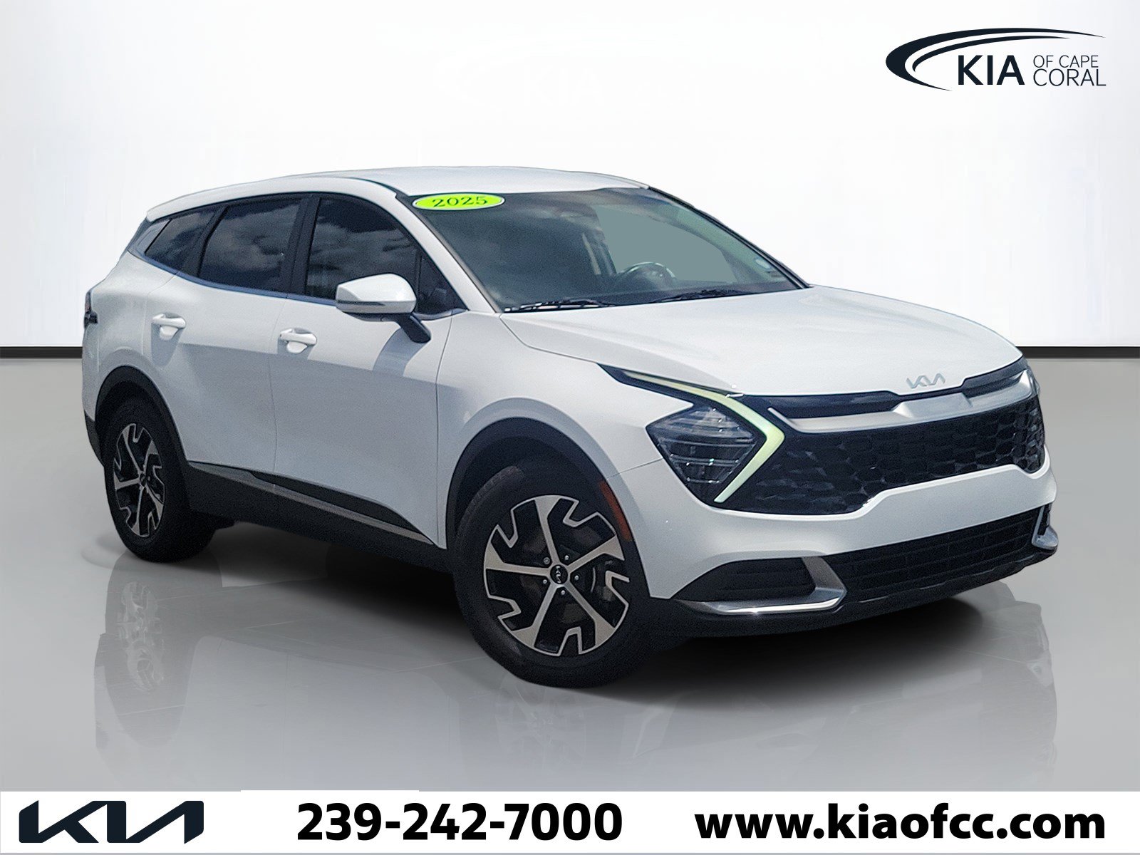 Certified 2025 Kia Sportage EX FWD image 1