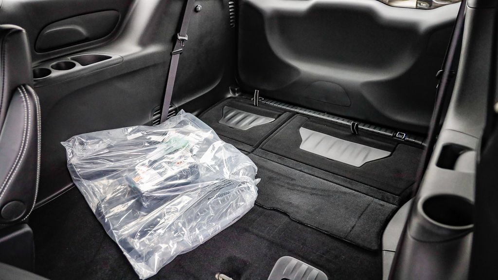 New 2027 Chrysler Pacifica Select FWD image 23