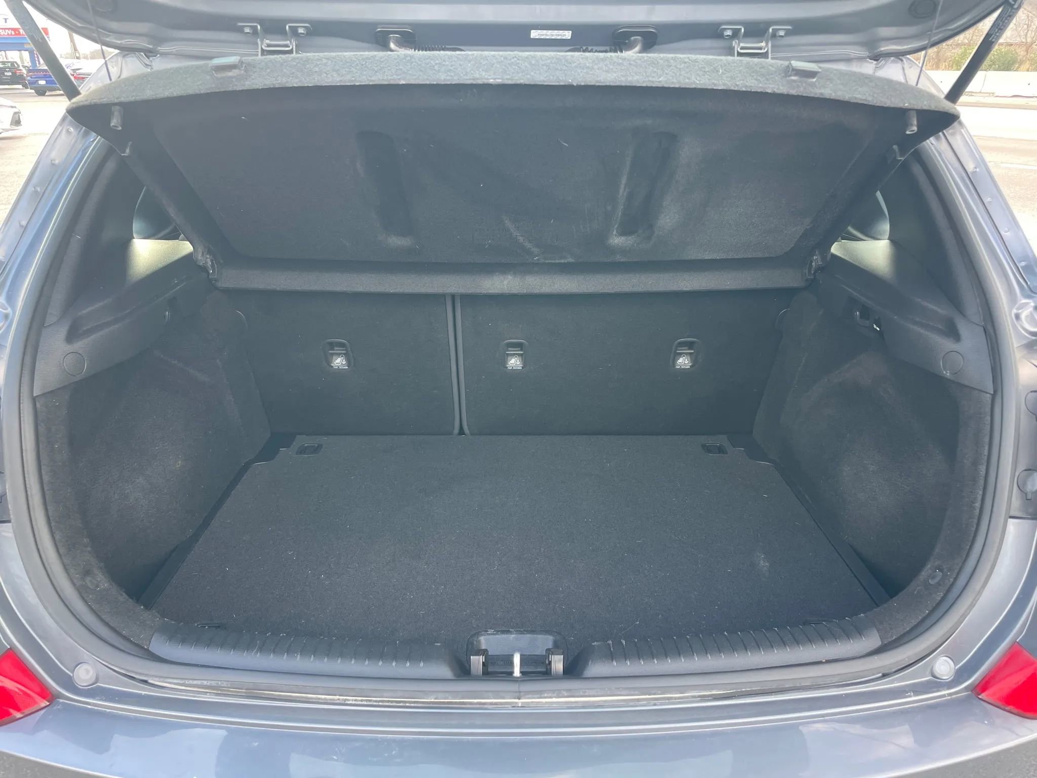 Used 2019 Hyundai Elantra GT FWD image 14
