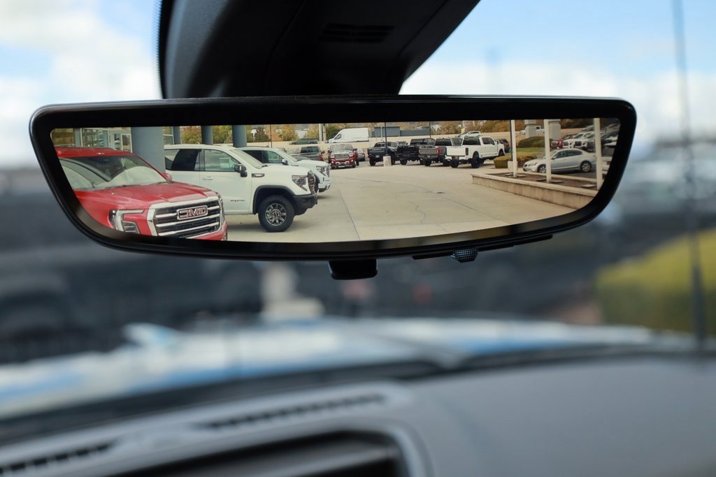 Used 2021 GMC Sierra 3500 Denali w/ Denali Black Diamond Edition image 16