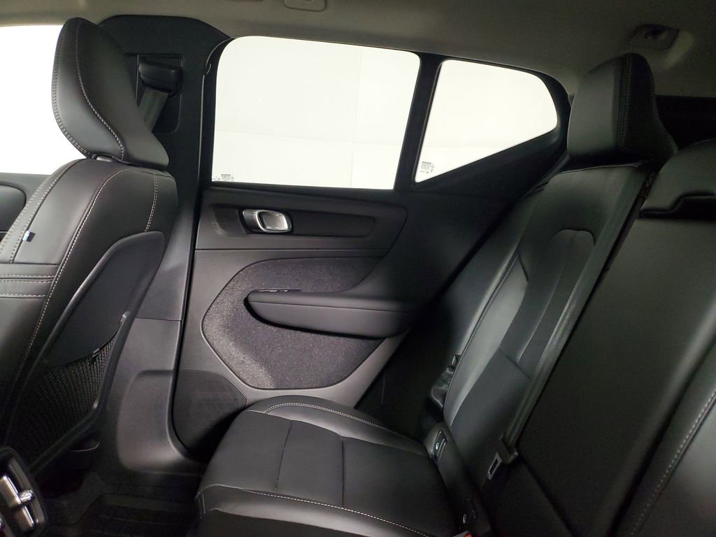 Certified 2025 Volvo XC40 B5 Plus image 14