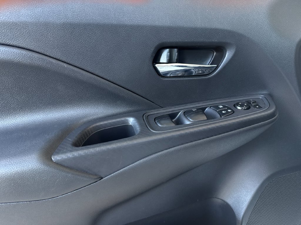 Used 2024 Nissan Versa SV FWD image 10