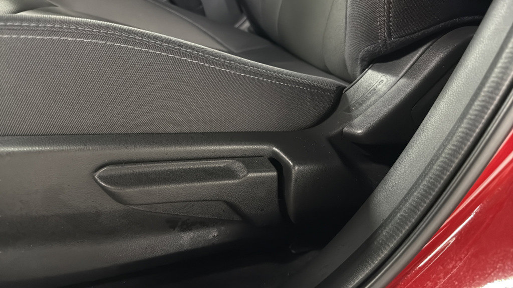 Certified 2025 Subaru Crosstrek 2.0i image 16