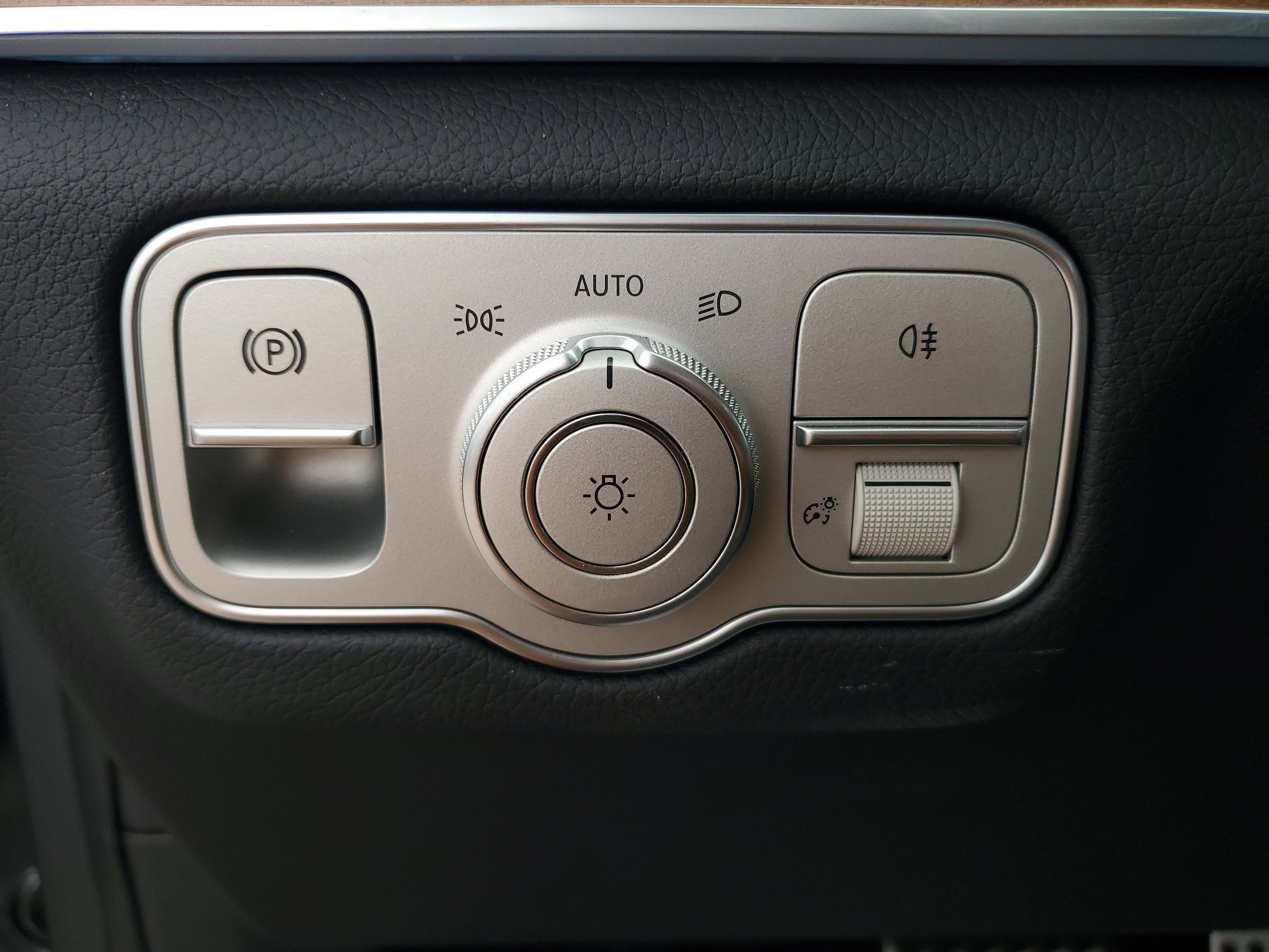 Certified 2025 Mercedes-Benz GLS 450 4MATIC image 38