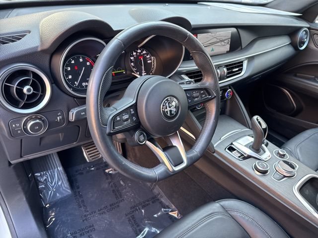 Used 2023 Alfa Romeo Stelvio Ti AWD/4WD image 13