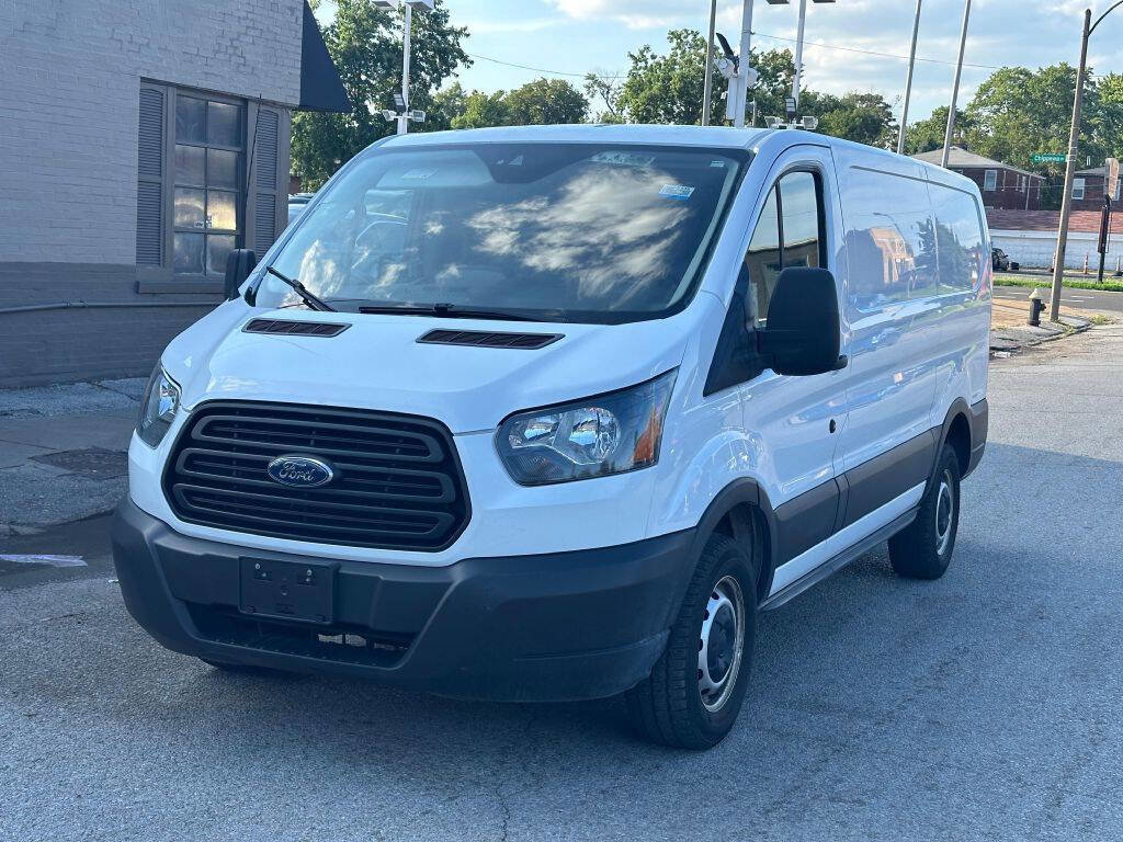 Used 2019 Ford Transit 250 250 3dr SWB Low Roof Cargo Van image 3