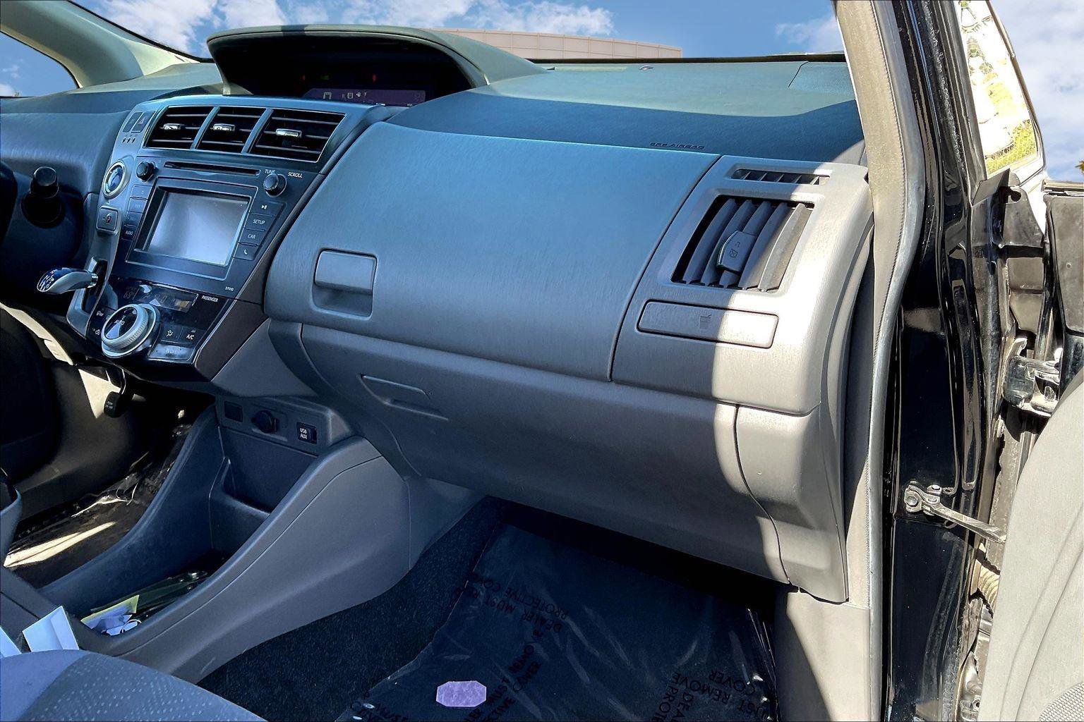 Used 2014 Toyota Prius V Two image 16