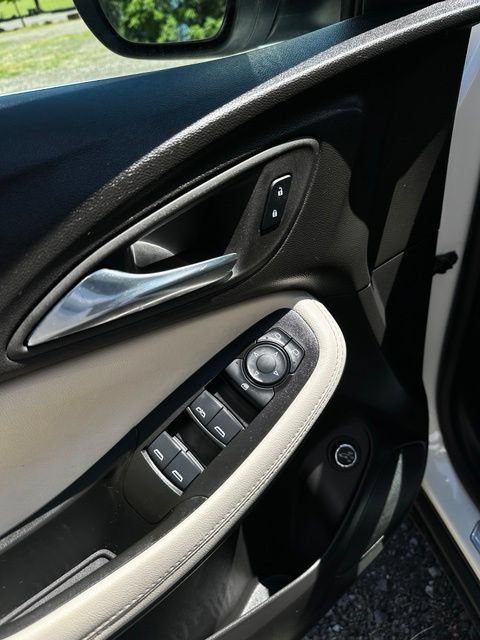 Used 2022 Buick Encore GX Select FWD image 11