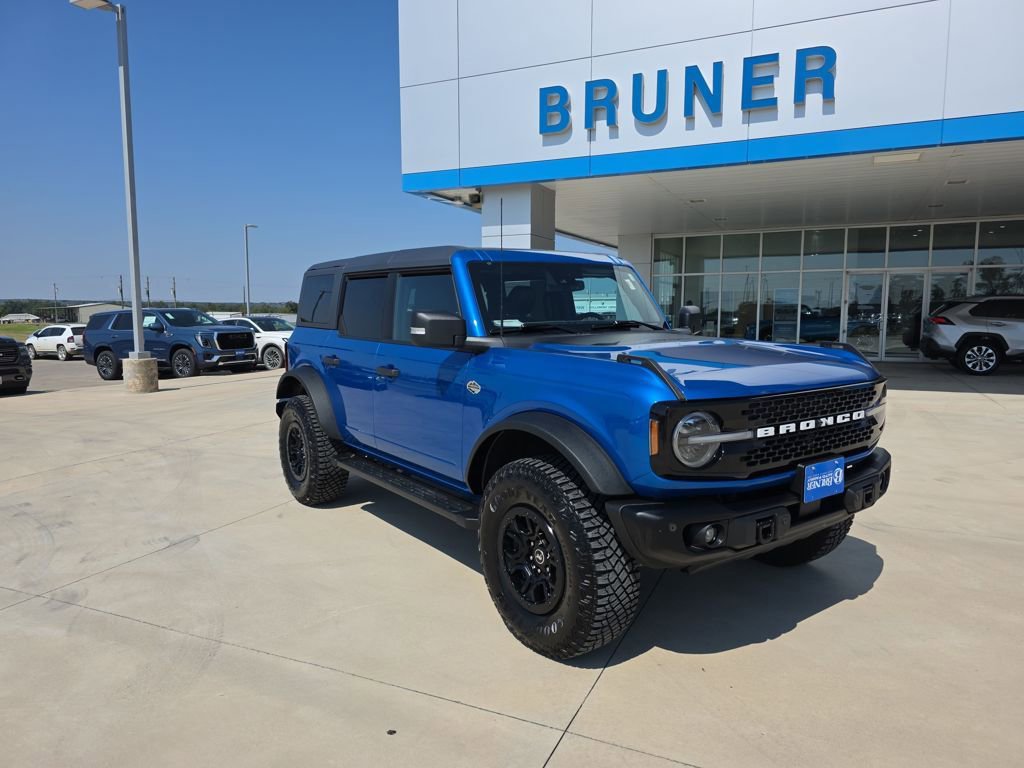 Used 2023 Ford Bronco Wildtrak image 3