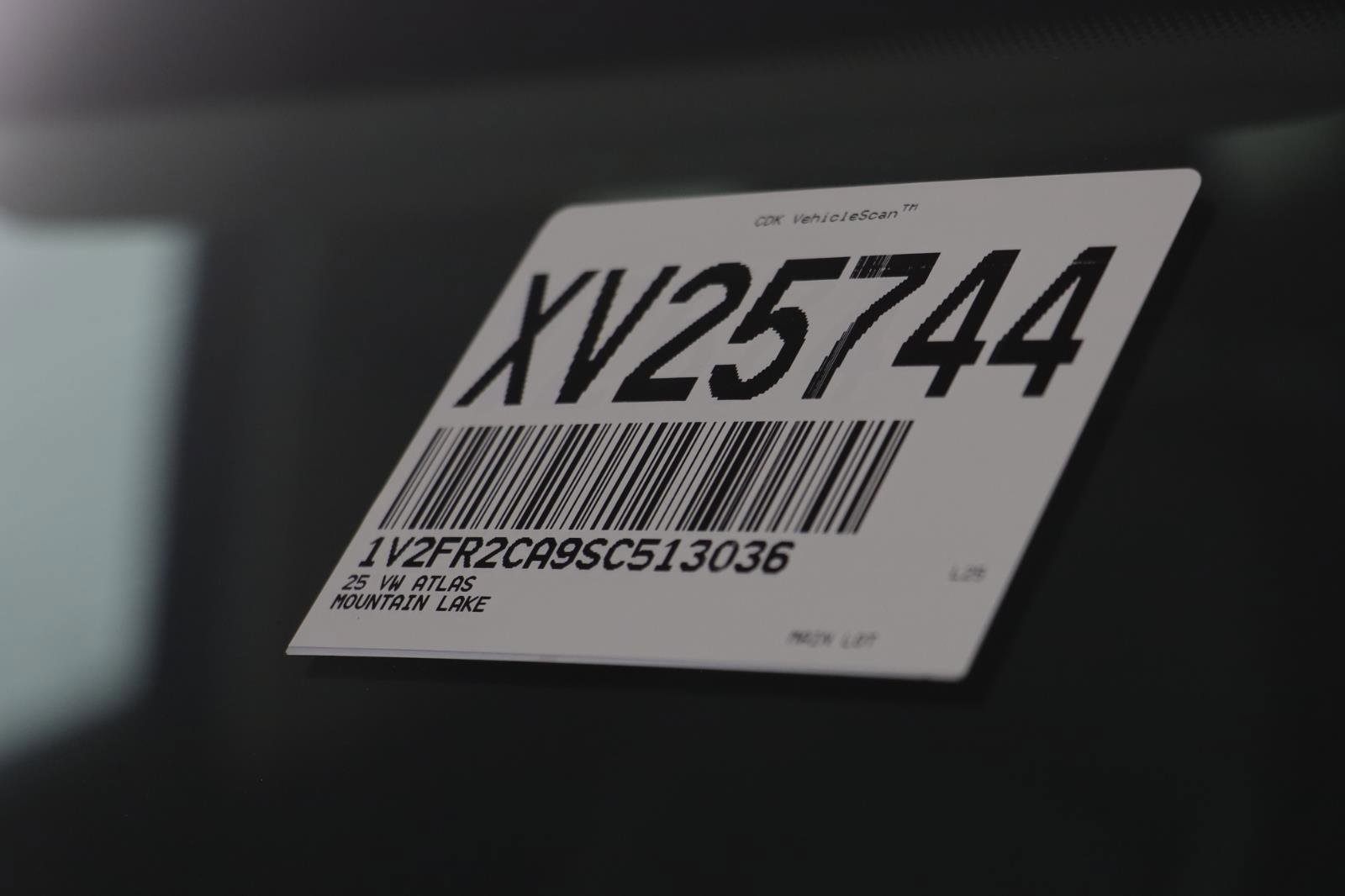 Used 2025 Volkswagen Atlas SEL Premium R-Line image 25