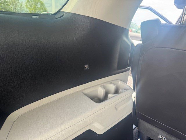 Used 2024 Kia Carnival EX FWD image 33