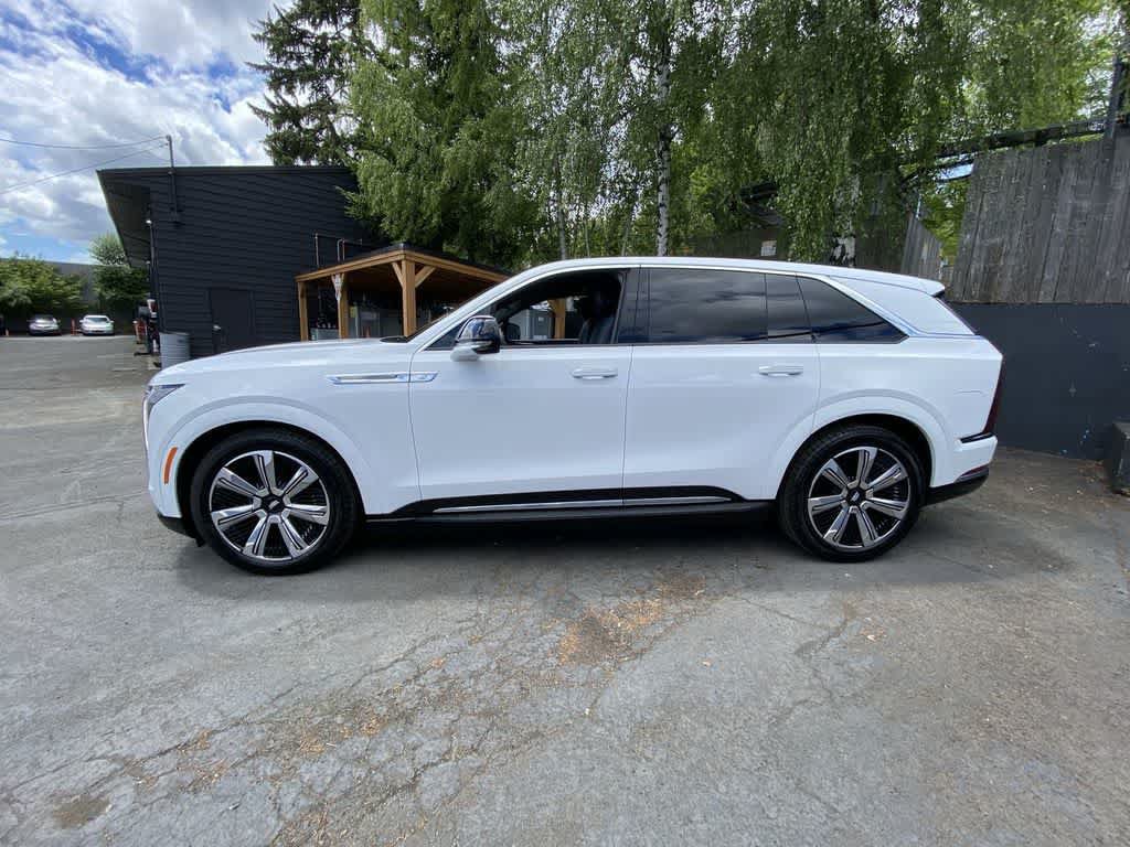 Certified 2025 Cadillac Escalade IQ Luxury 2 AWD/4WD image 3
