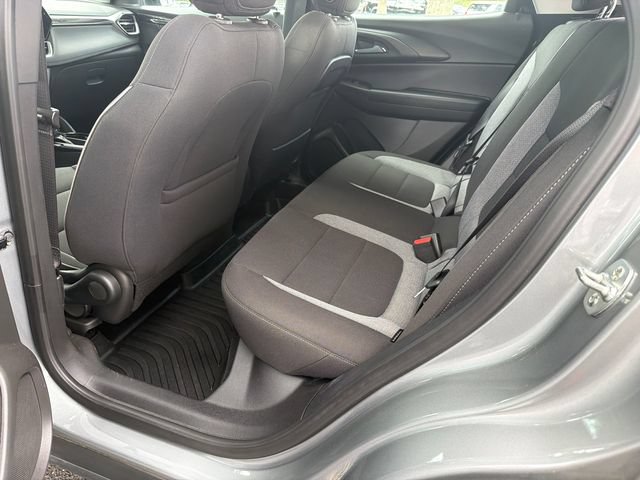 Used 2025 Chevrolet TrailBlazer LS FWD image 20