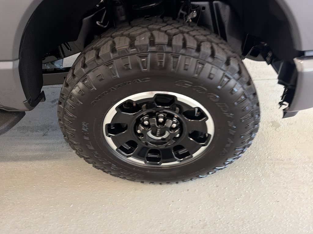 New 2027 Ford F350 Platinum w/ Tremor Off-Road Package AWD/4WD image 5