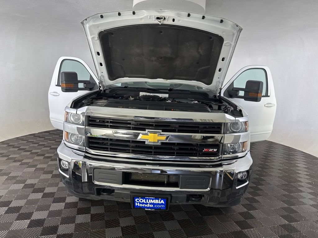 Used 2015 Chevrolet Silverado 3500 LT w/ LT Convenience Package AWD/4WD image 9