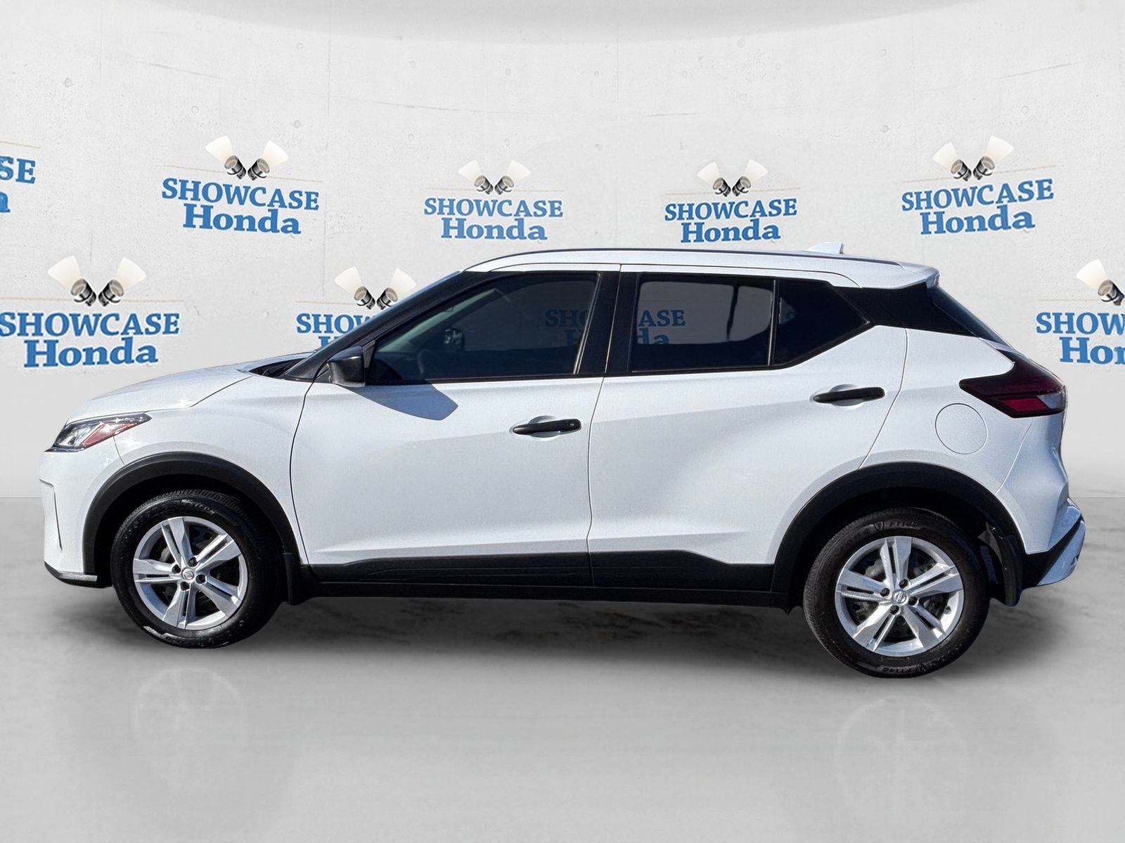 Used 2024 Nissan Kicks S FWD image 4