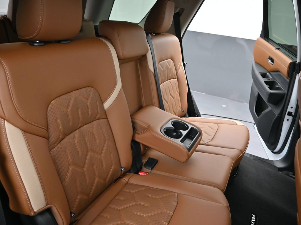 New 2026 Nissan Pathfinder Platinum w/ Cargo Package FWD image 31