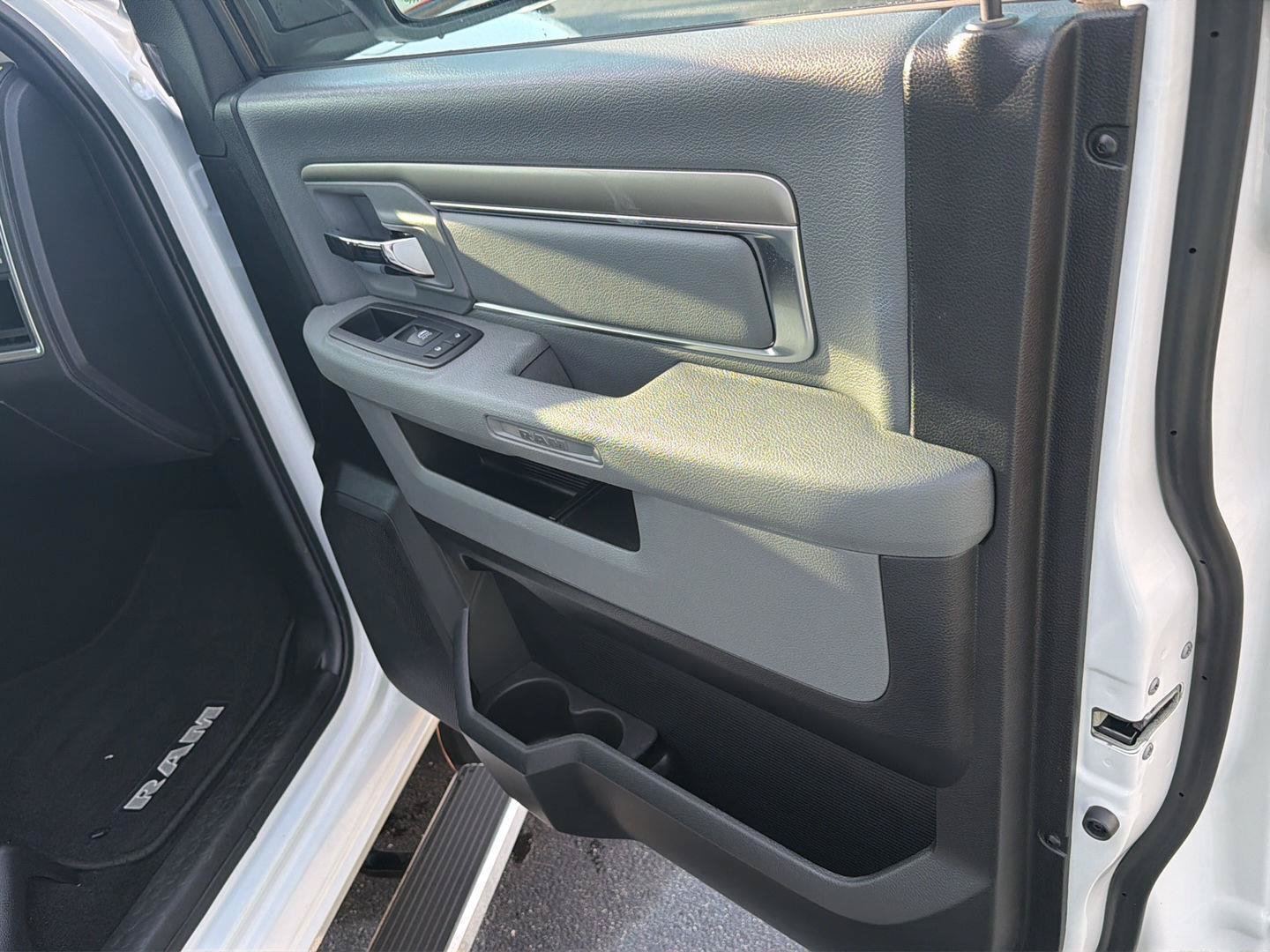 Used 2019 RAM 1500 Big Horn RWD image 14
