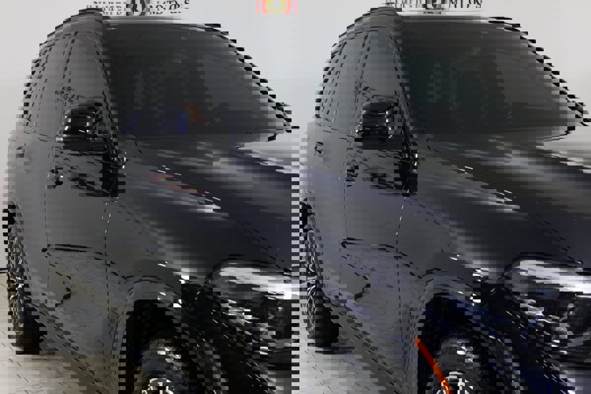 Used 2020 BMW X5 M50i w/ Premium Package image 39