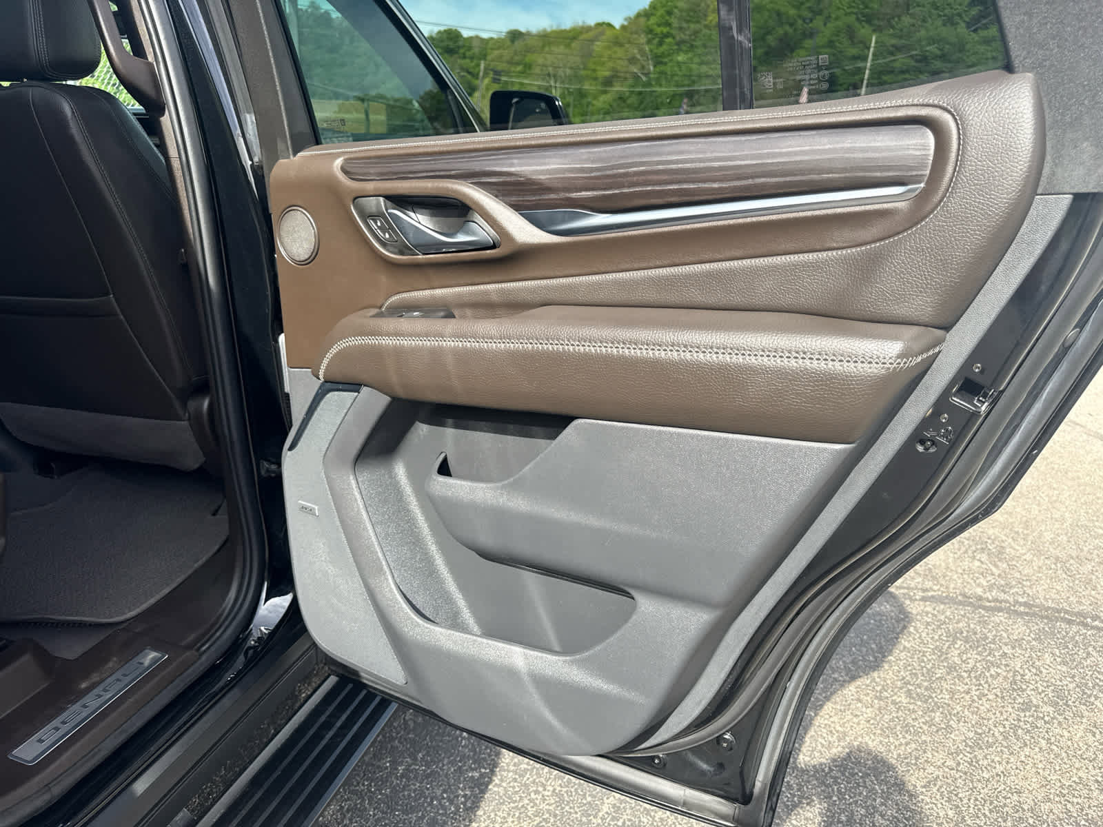 Used 2023 GMC Yukon Denali AWD/4WD image 31